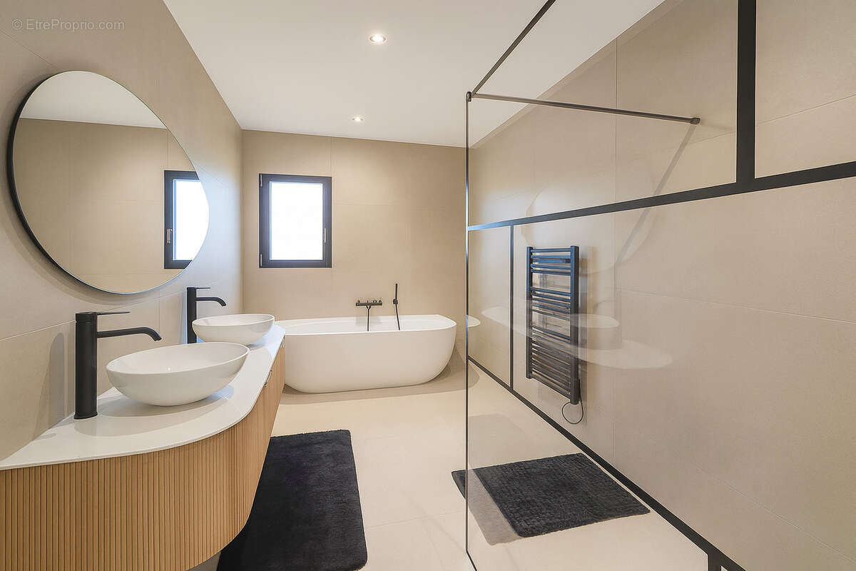 Maison à SAINT-SORLIN-EN-VALLOIRE