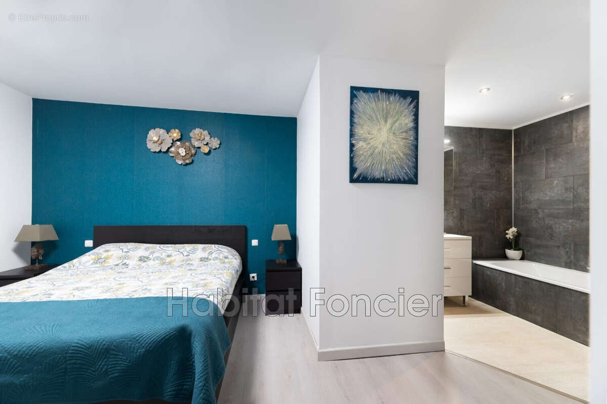 Maison à SAINT-LAURENT-DE-LA-SALANQUE