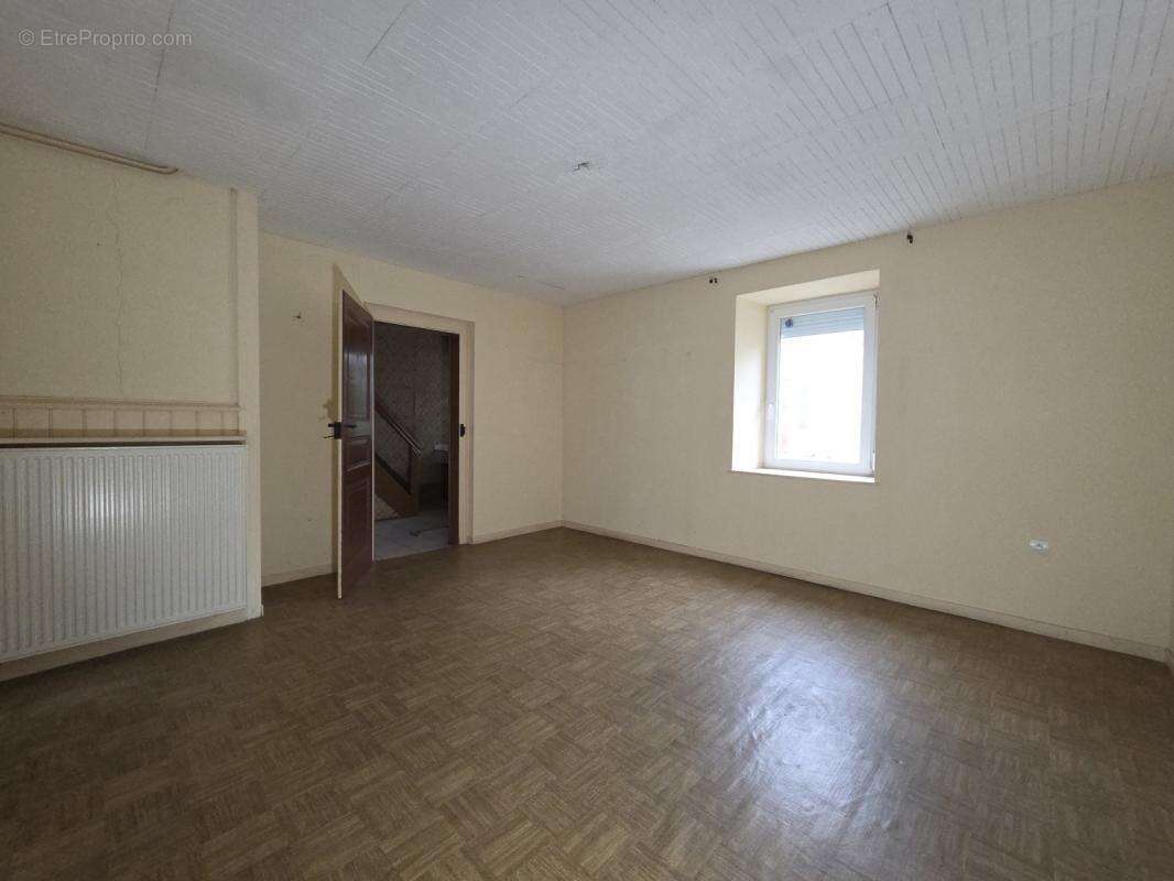 Maison à FESCHES-LE-CHATEL