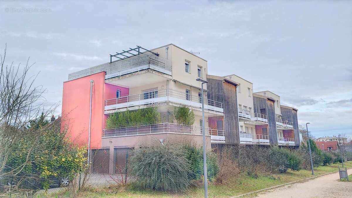 Appartement à CHENOVE