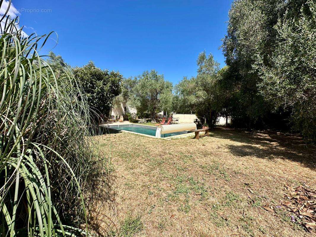 Maison à COURNONTERRAL