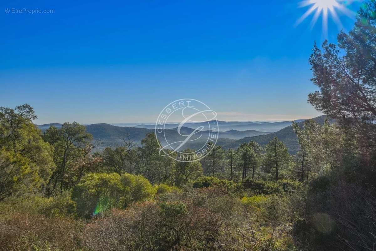 Maison à LA GARDE-FREINET