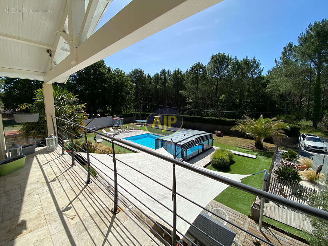 Maison à VENDAYS-MONTALIVET