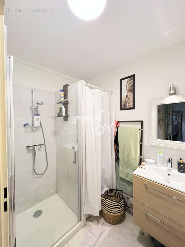 Appartement à BEAUZELLE