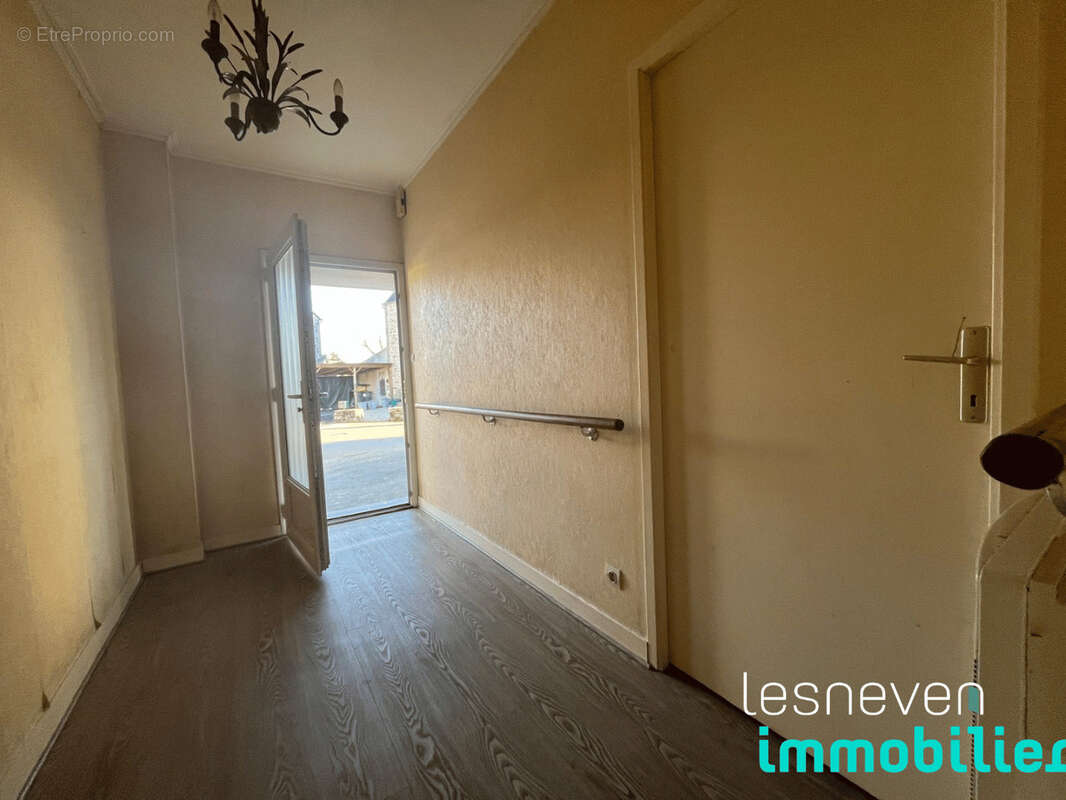 Appartement à PLOUNEVEZ-LOCHRIST