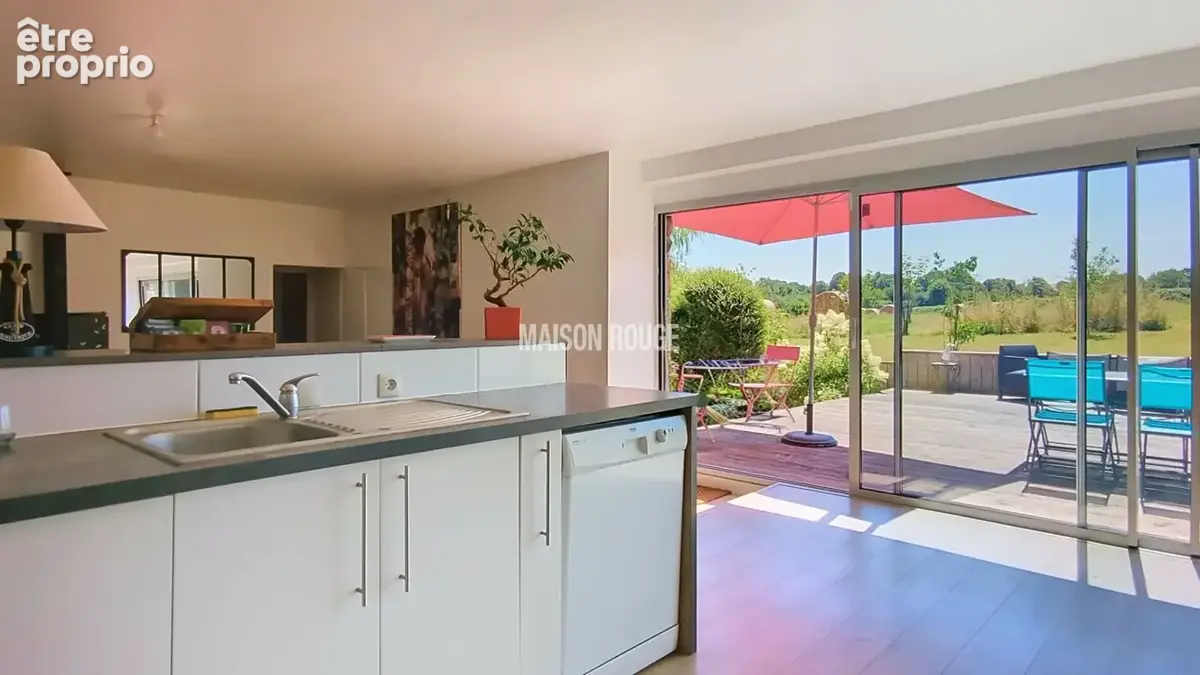 Propriété en pierres avec 4 hectares de terrain, dépendances , vie de plain pied, au calme - photo 9