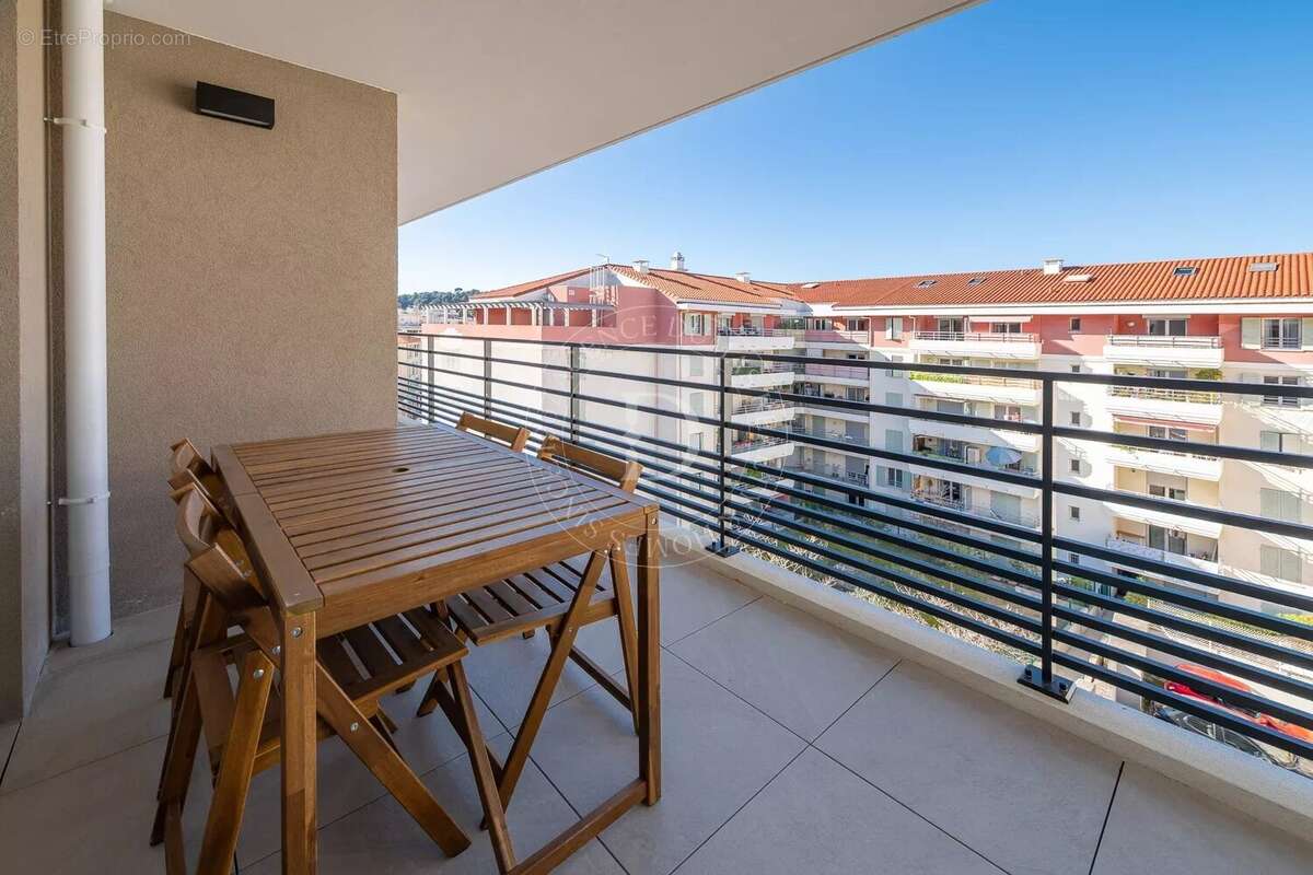 Nice – Port  Appartement neuf 3 pièces à deux pas du port et de la mer - photo 7