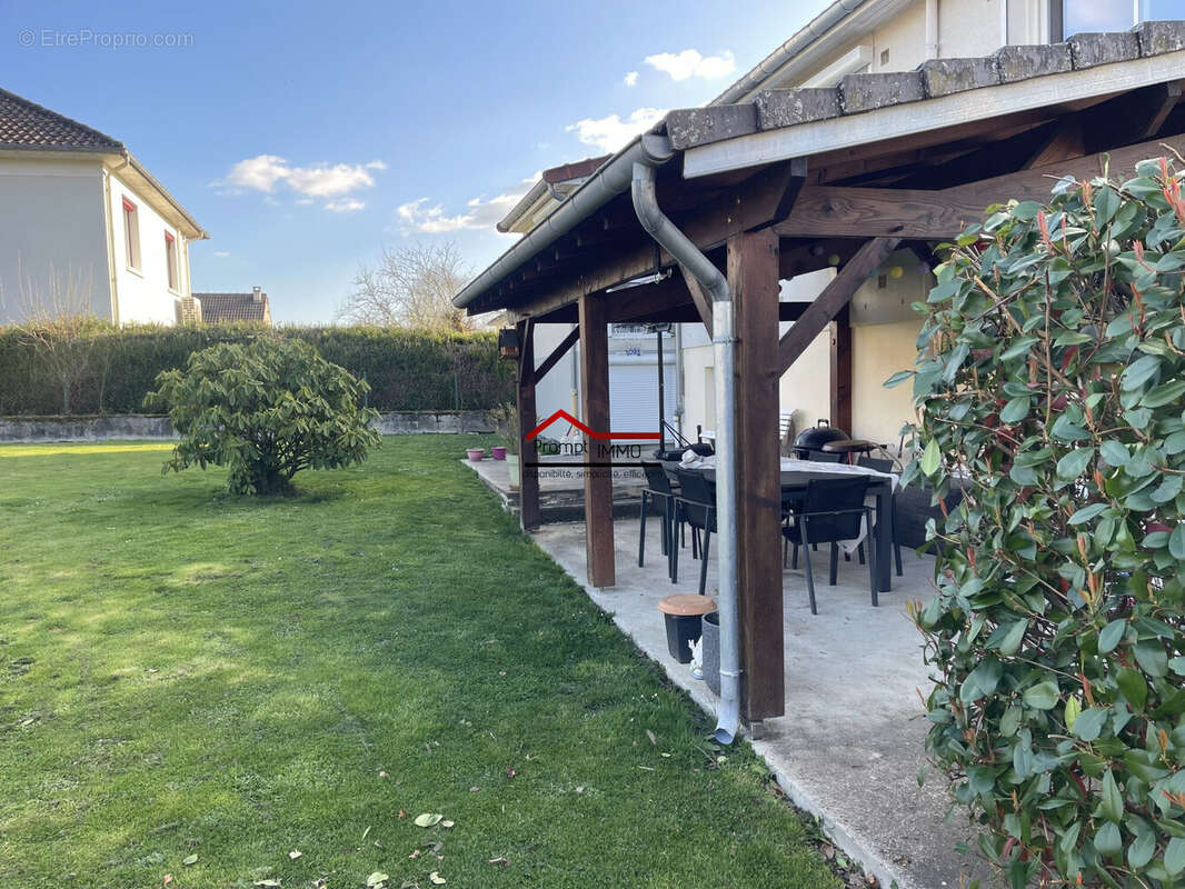 Maison à PEYRAT-LE-CHATEAU