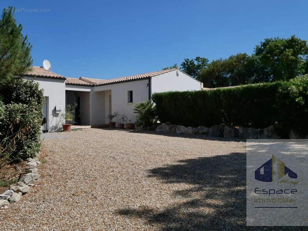 Maison à AIGREFEUILLE-D'AUNIS