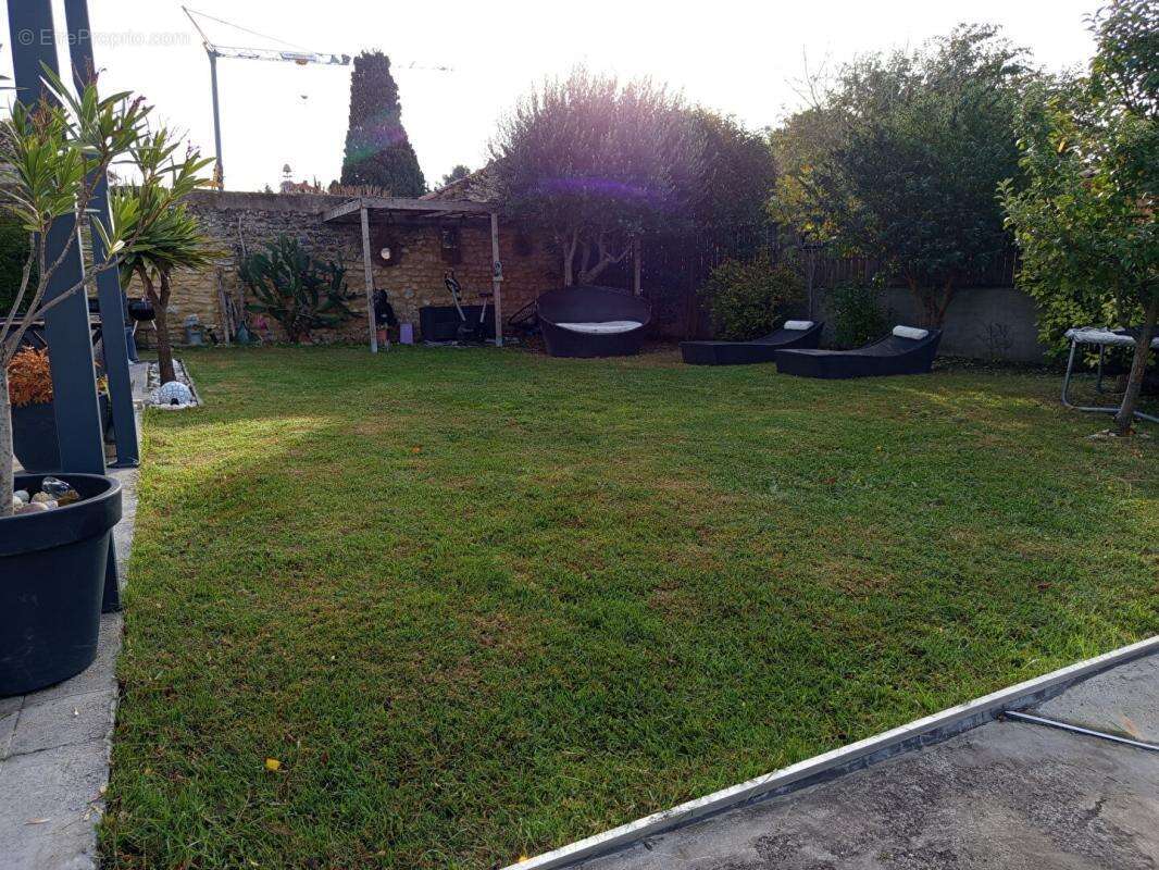 Maison à MONTSEGUR-SUR-LAUZON