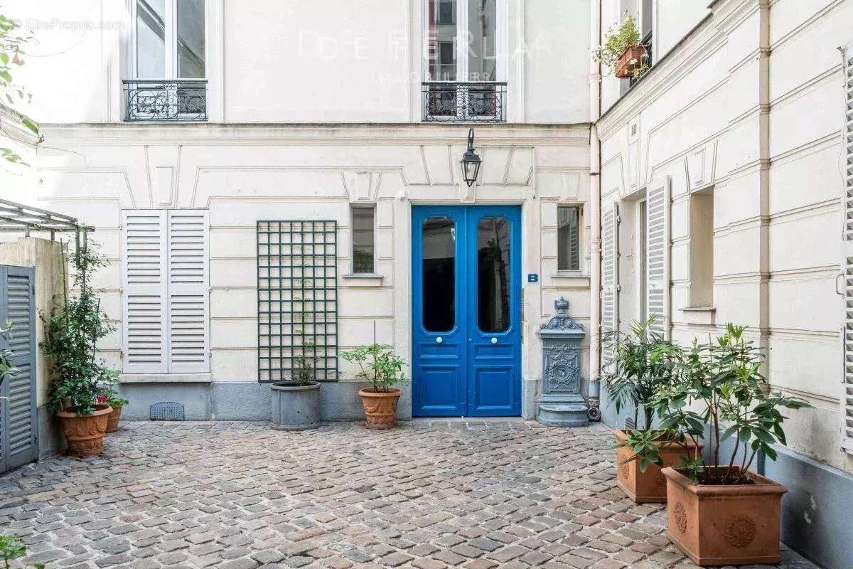 Appartement à PARIS-7E