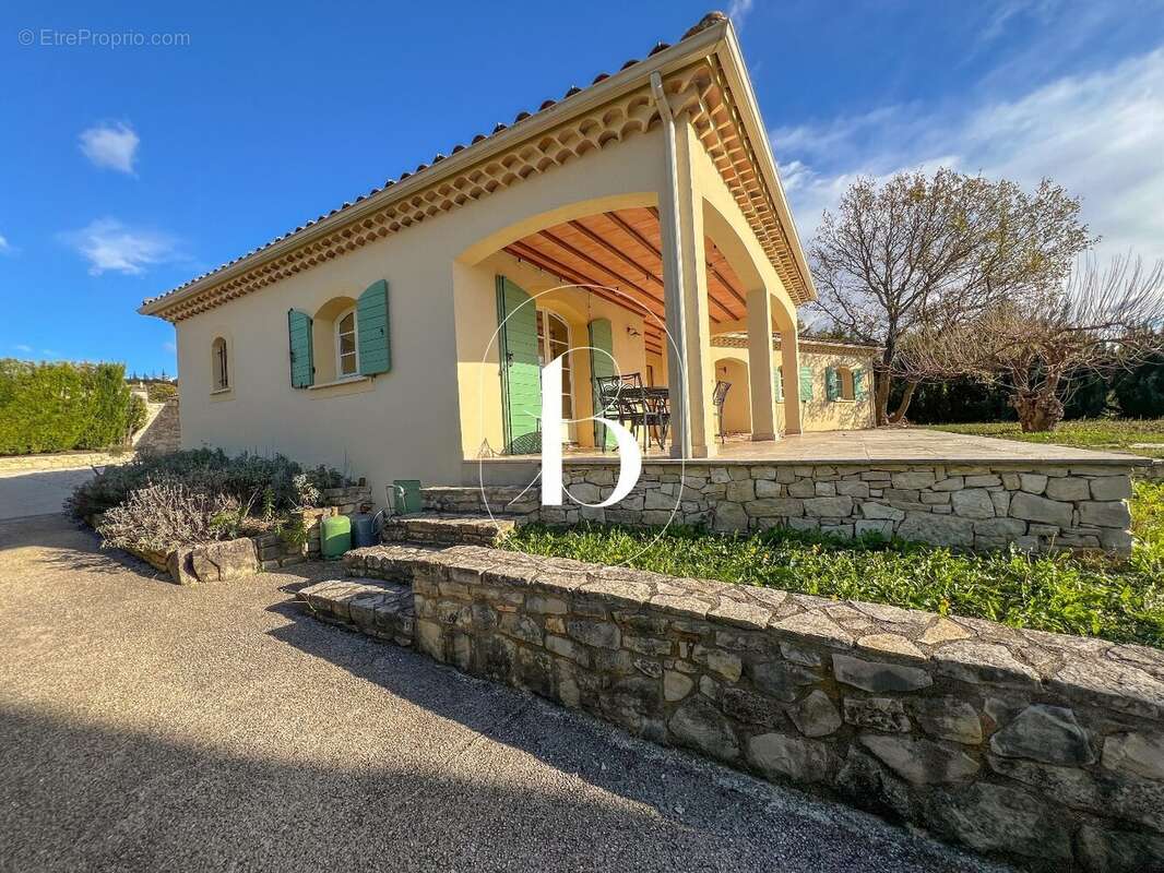 Maison à BARJAC