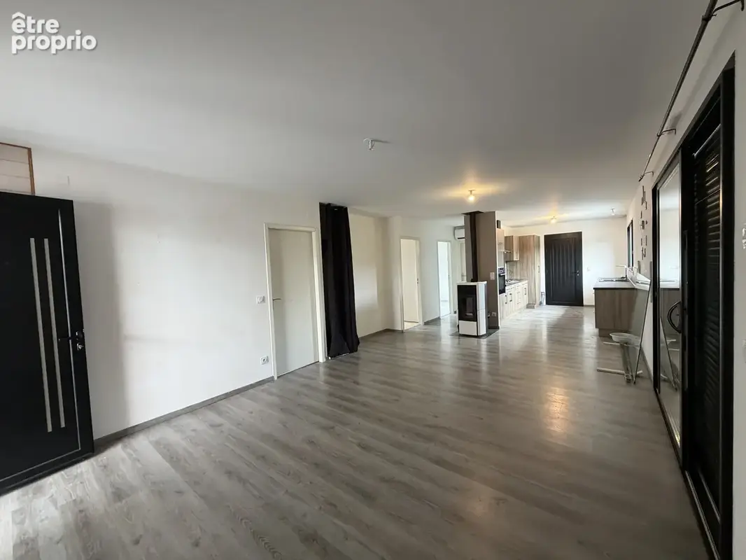 Maison de plain-pied récente avec jardin clos - photo 3