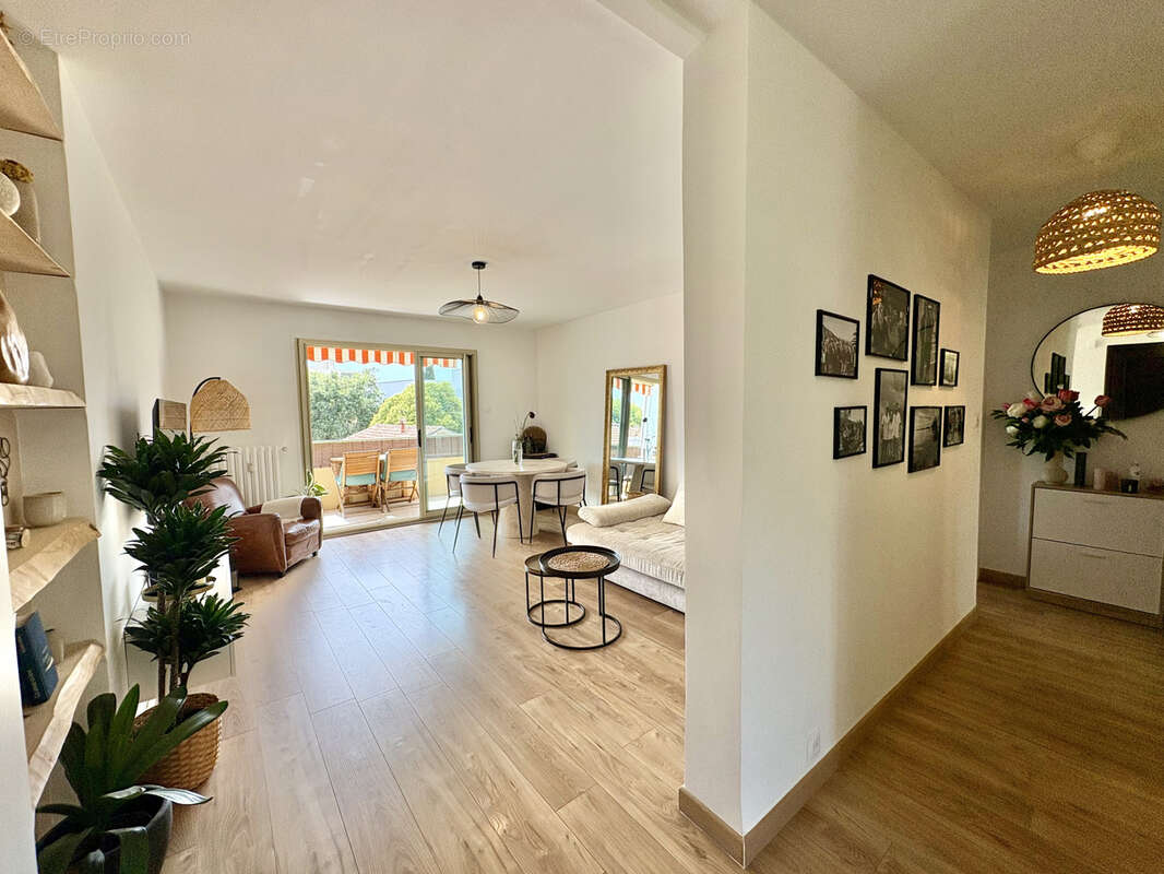 Appartement à SIX-FOURS-LES-PLAGES