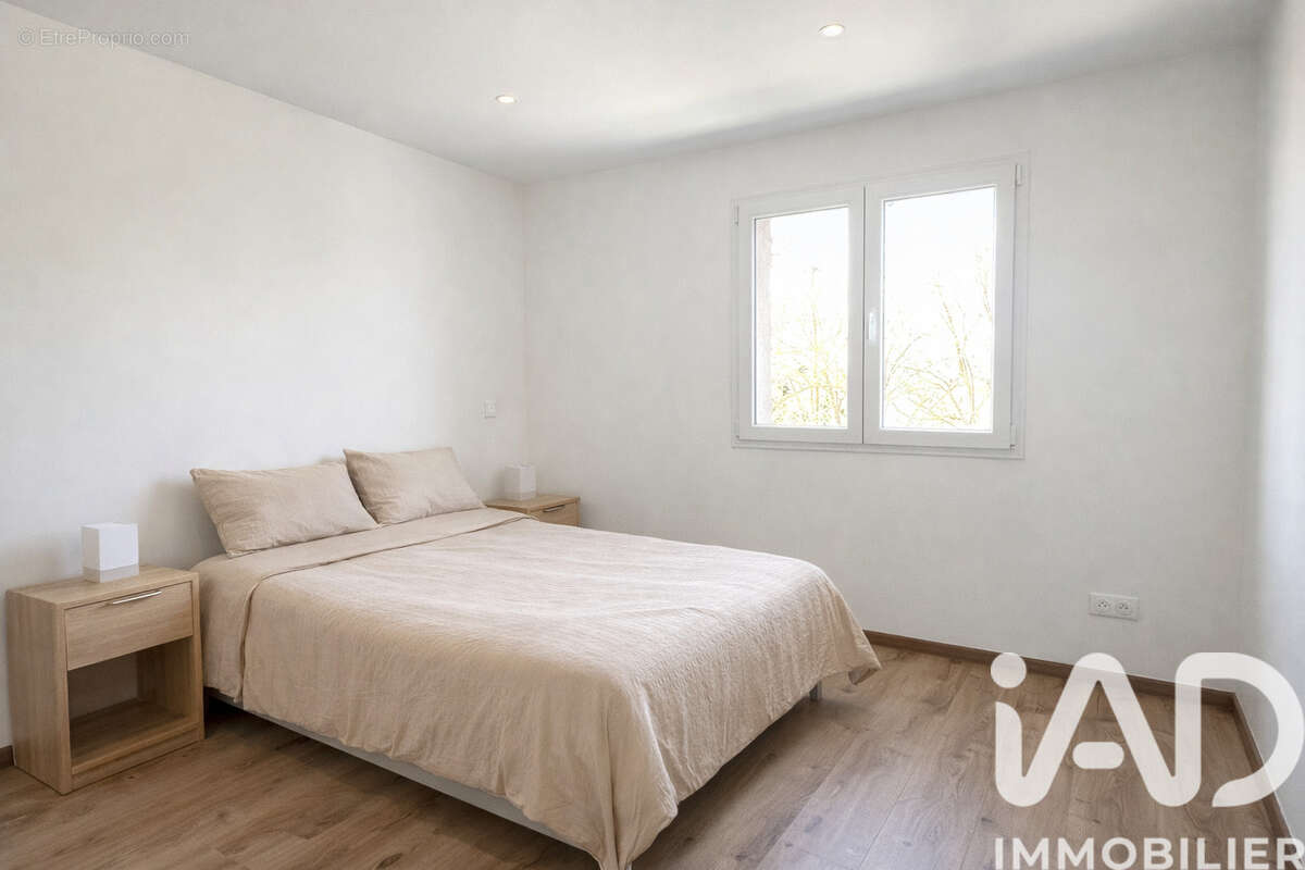 Maison 90 m² à Meyrieu-Les-Etangs  - photo 6