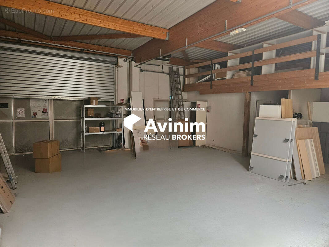 Commerce 750 m² à Viriat  - photo 3