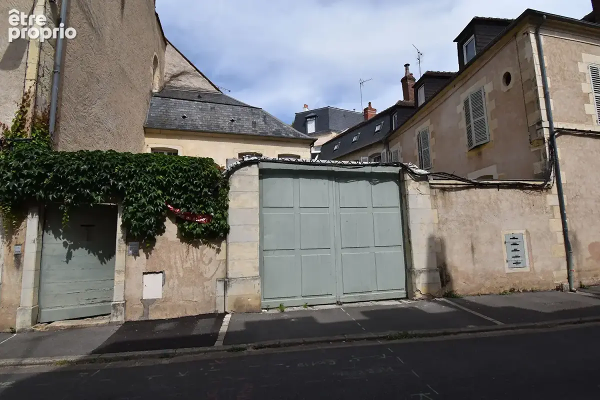 Nevers Centre  - Appartement de caractère /triplex de 148 m2 - 4 chambres- jardinet - photo 1