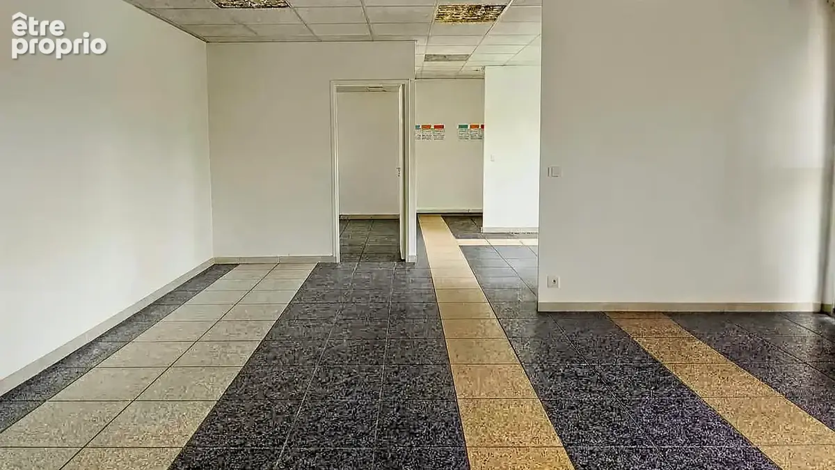Murs de bureaux   zone artisanale des playes   six-fours - photo 4