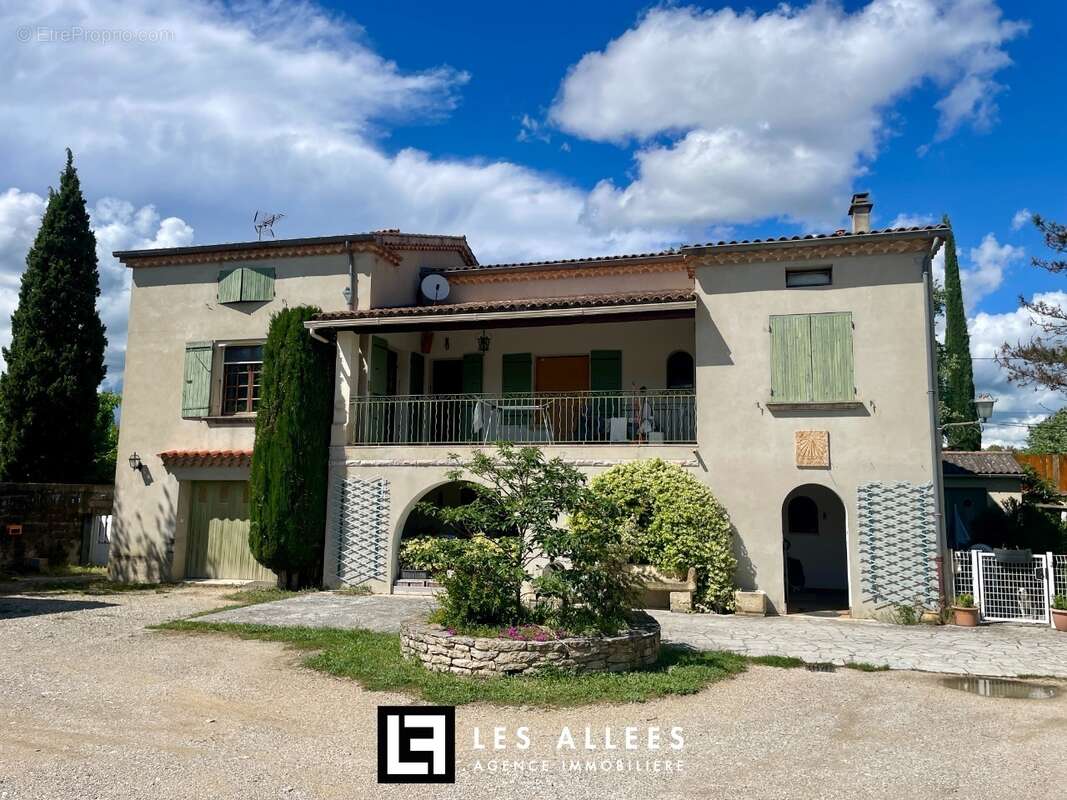 Maison 189 m² à Grillon  - photo 2