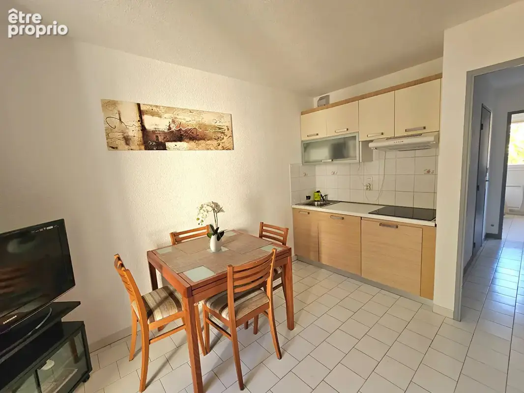 Charmant 2 pièces meublé avec terrasse et parking - photo 2