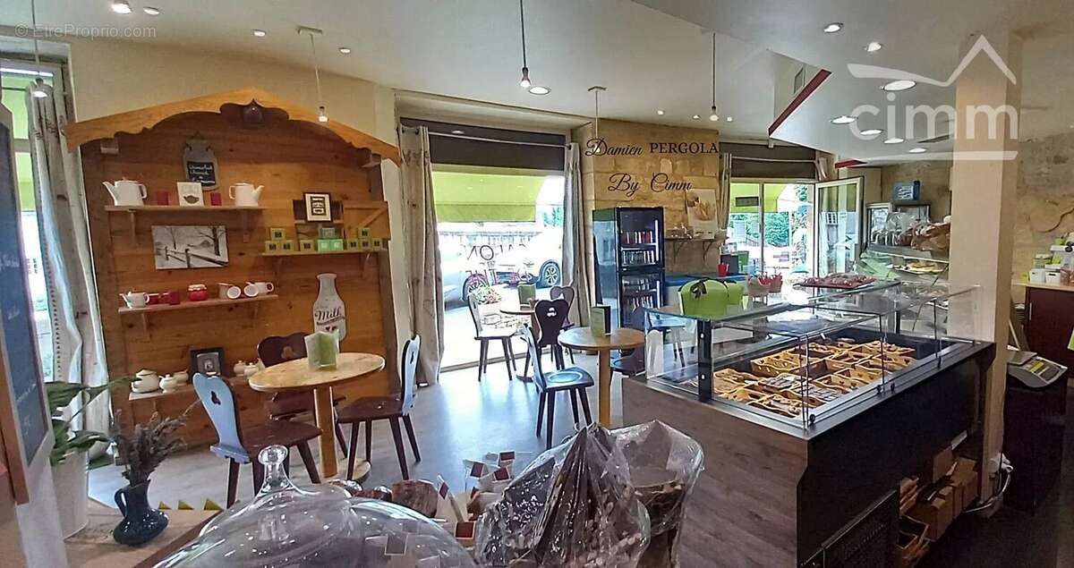 Commerce à MONTIGNAC