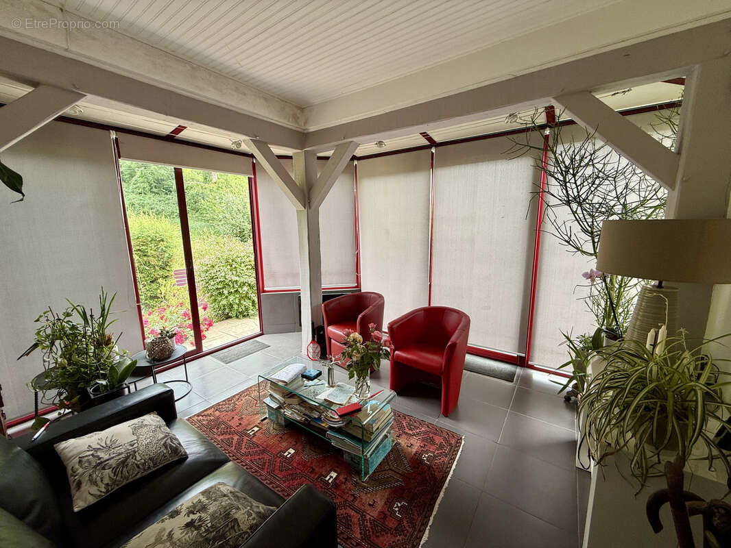 Magnifique propriété type 6 sur 1900 m2 de terrain sur sous-sol total - photo 8