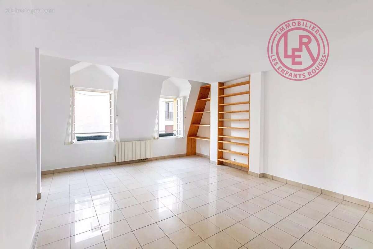 Appartement à PARIS-3E