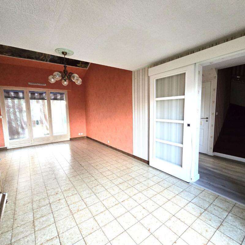 Maison à SAINTE-LUCE-SUR-LOIRE