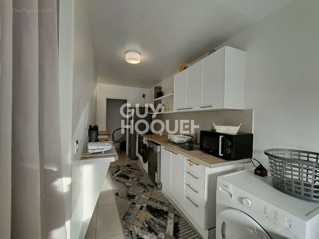 Appartement à COURBEVOIE