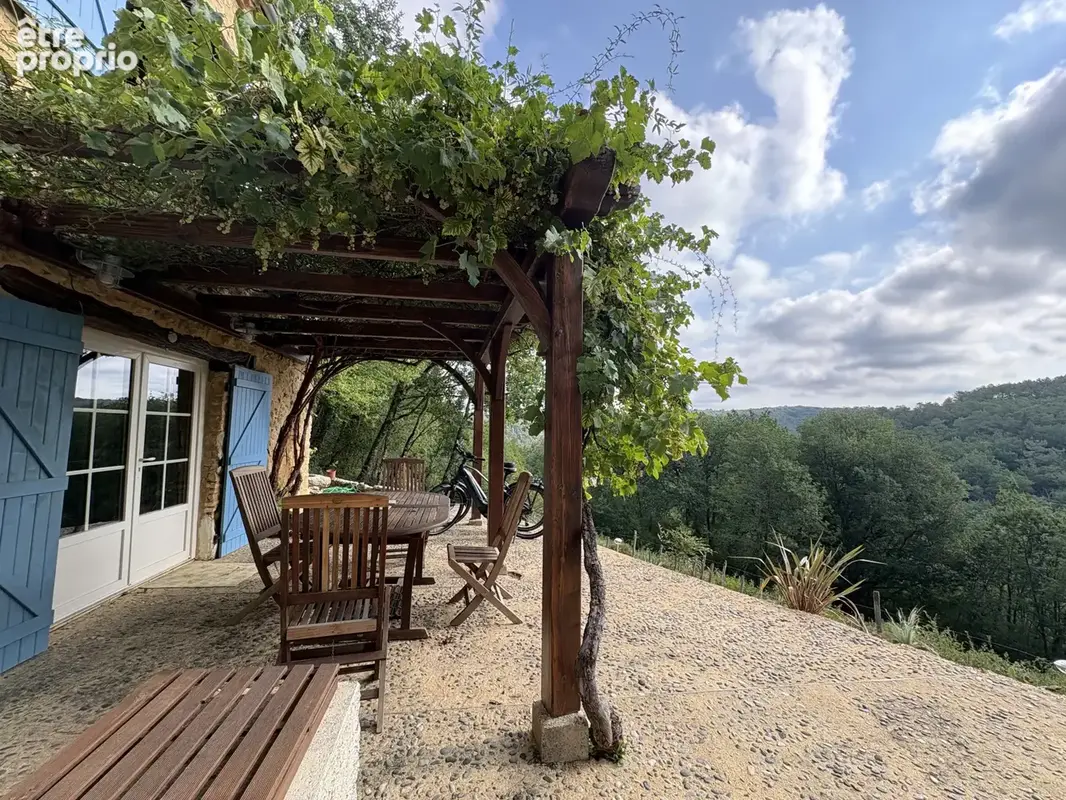 Périgord noir   maison de caractère avec piscine, 4 terrasses et vue remarquable - photo 4