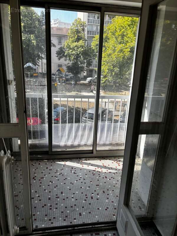 Appartement 73 m² à Saint-Etienne  - photo 3