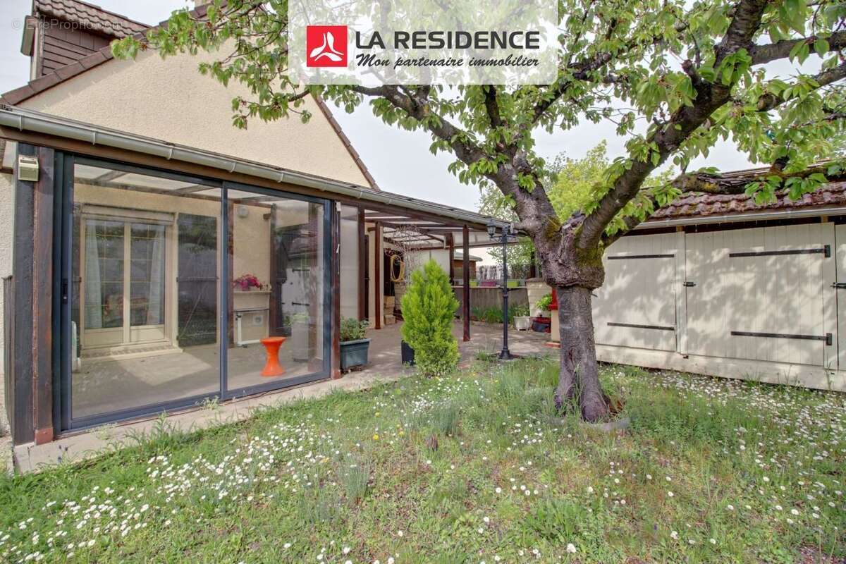 Maison à LES MUREAUX