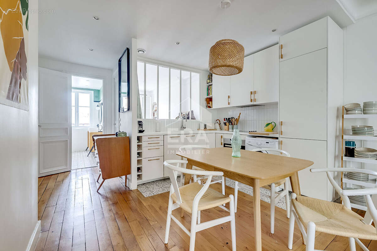 Appartement à PARIS-17E