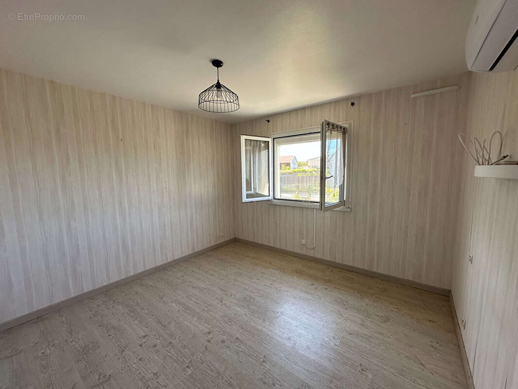 Maison à VERT-TOULON