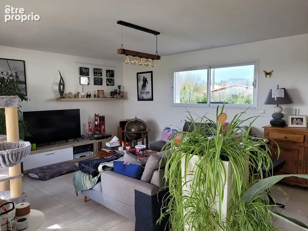 LANDRAIS 10 min de SURGERES - maison de 2018 plain pied de 130 m² de type 5 - garage - terrain - piscine - photo 4