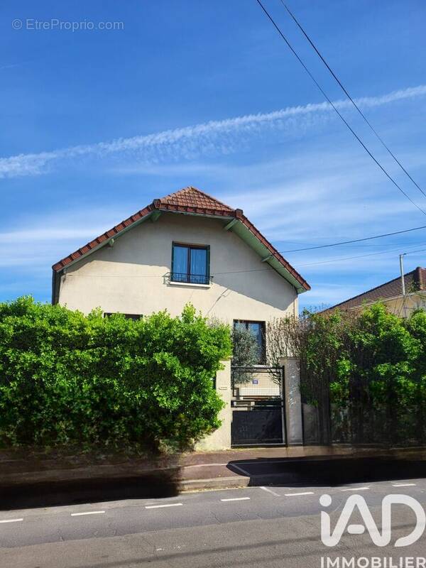 Photo 1 - Maison à TREMBLAY-EN-FRANCE