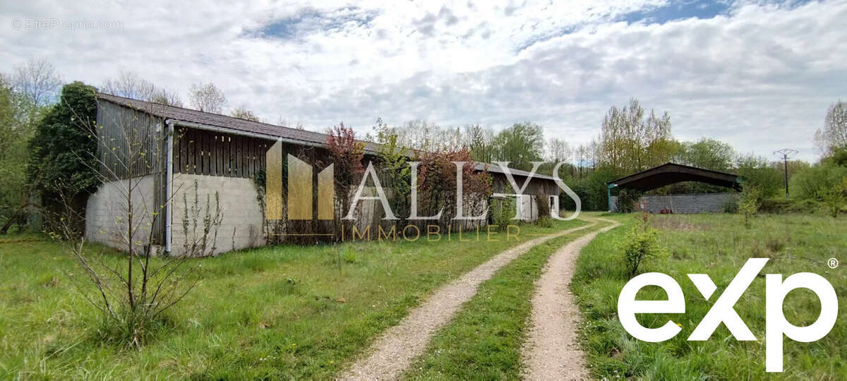 Commerce à RADEPONT