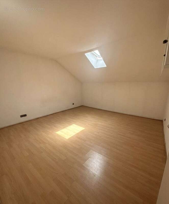 Appartement à COUTRAS