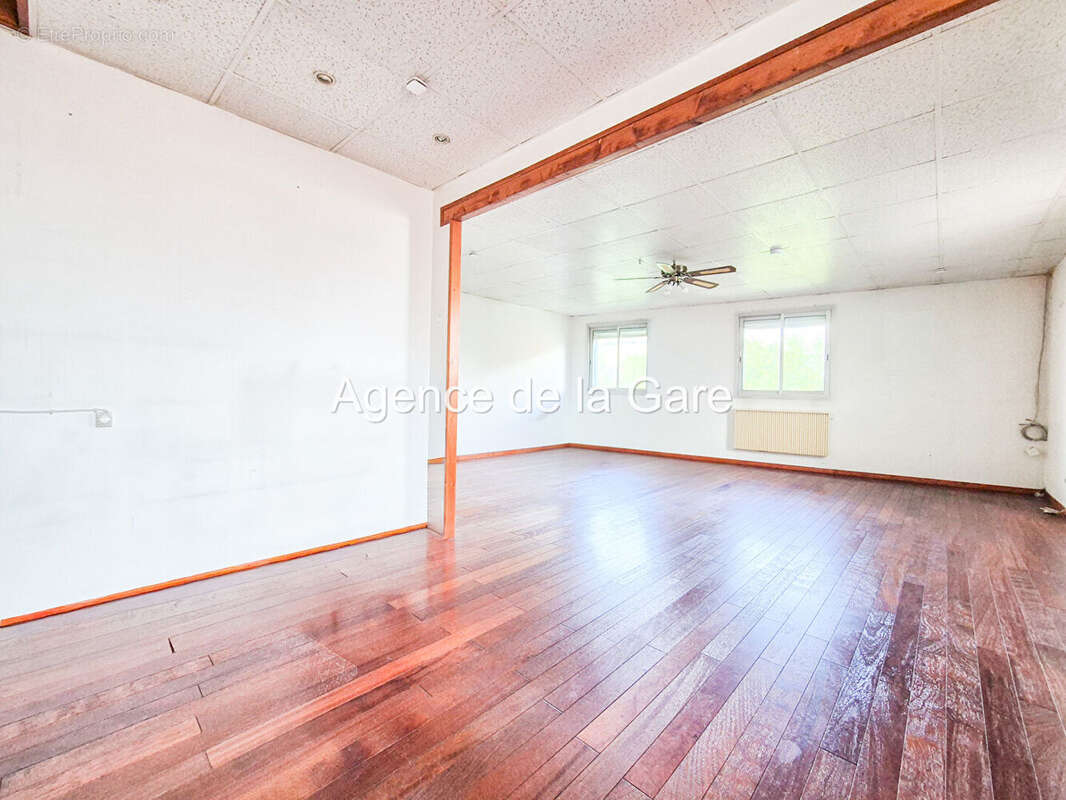 Appartement à HOUILLES