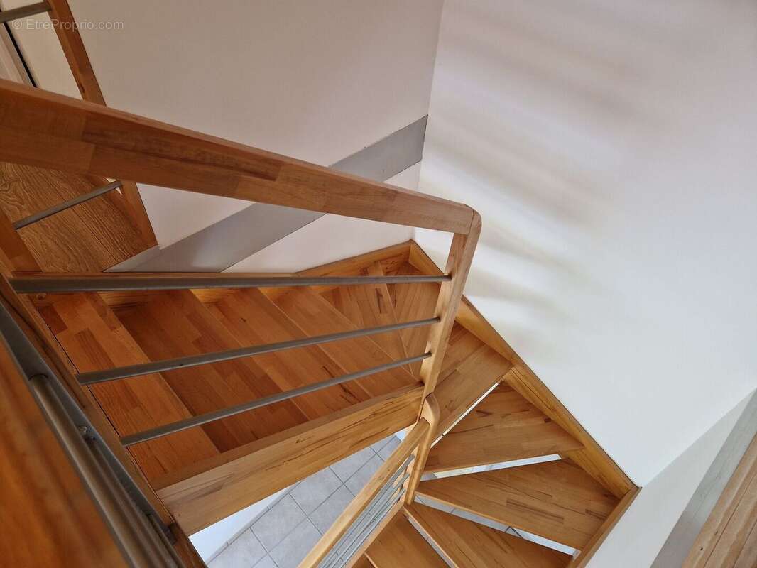 Escalier - Maison à COUX-ET-BIGAROQUE