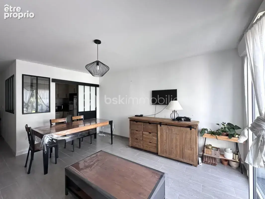 Appartement à THIAIS
