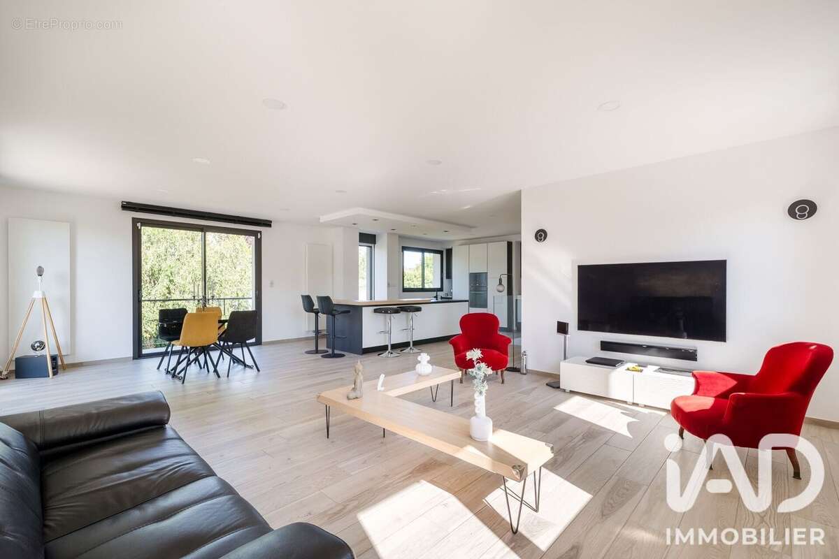 Maison 147 m² à Communay  - photo 2