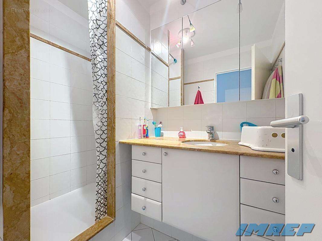 Appartement 90 m² à Marseille-9e  - photo 8