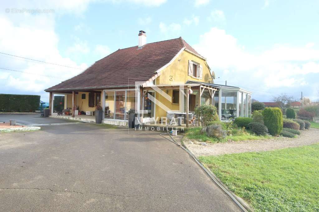 Maison à LONS-LE-SAUNIER