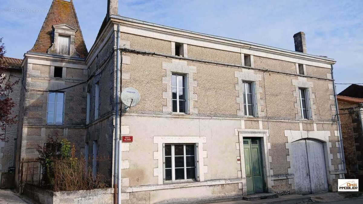 Maison à PALLUAUD