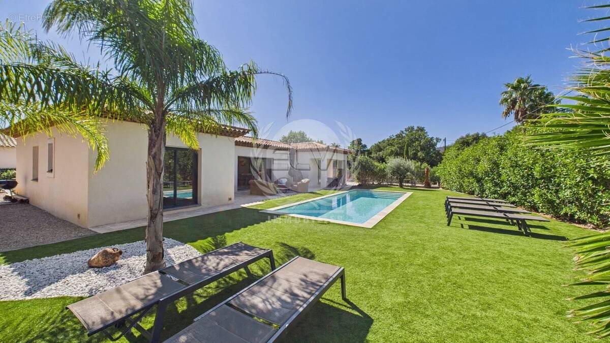 Maison à PLAN-DE-LA-TOUR