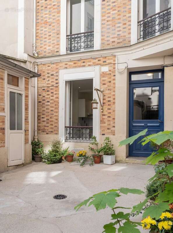 Appartement à PARIS-7E