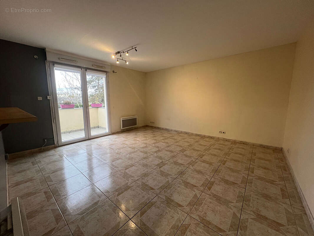 Appartement à BRIE-COMTE-ROBERT