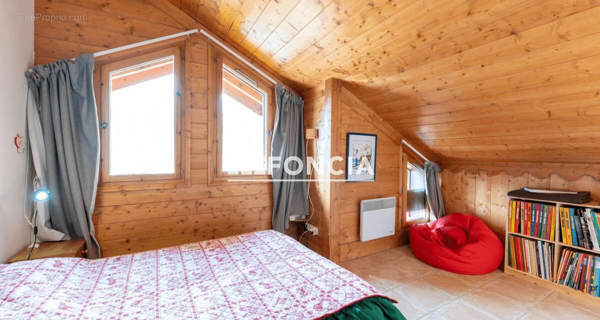 Appartement à LES ALLUES