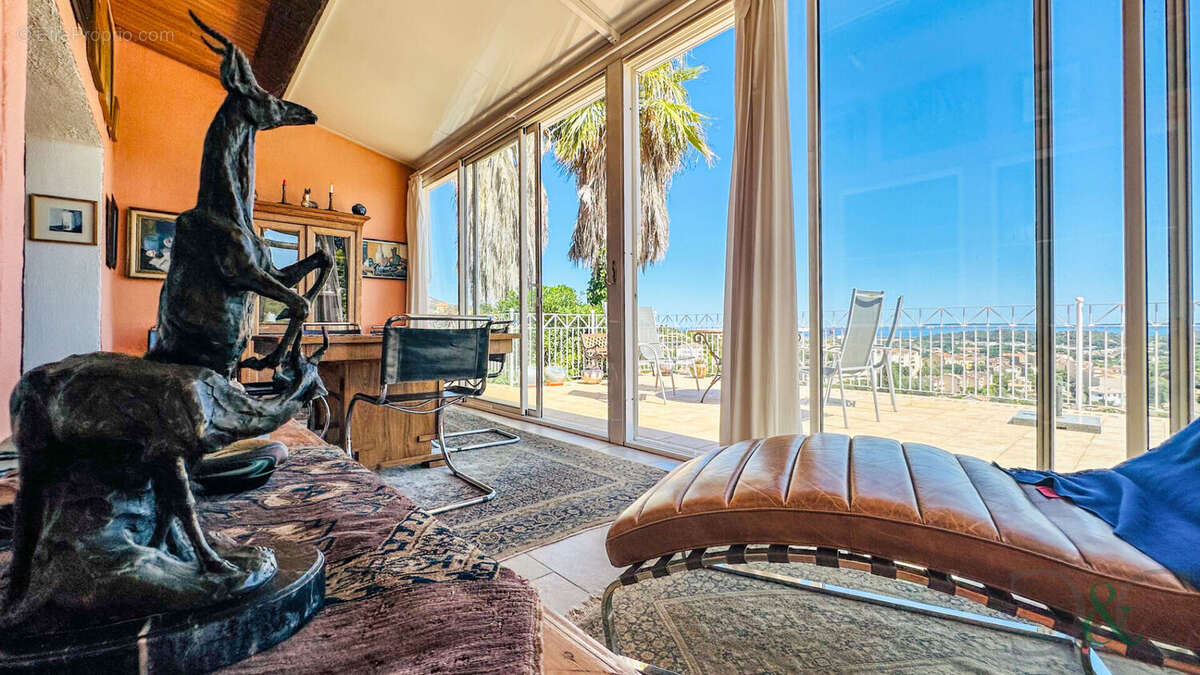 Maison à BORMES-LES-MIMOSAS